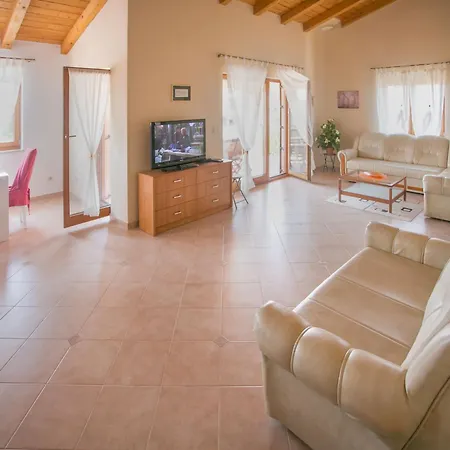 Feriehus Nevena By Interhome